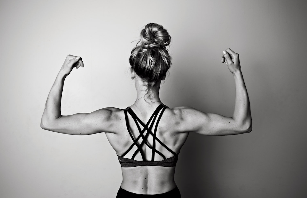 elite performance women weight lifting